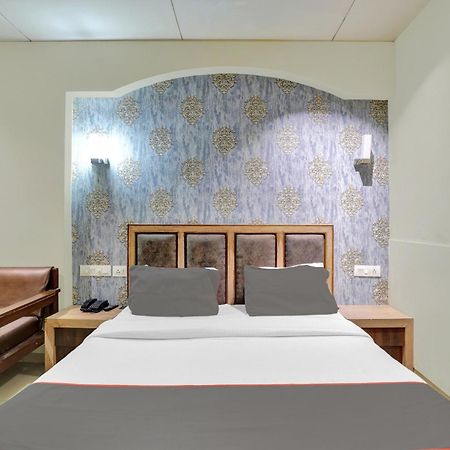 Collection O 82926 Hotel Royal Plaza Ahmedabad Ngoại thất bức ảnh